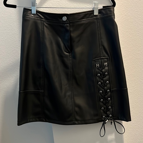 Karl lagerfeld pleather skirt size 4 - Picture 1 of 4
